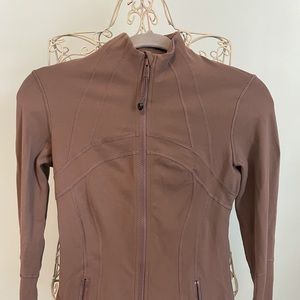 Define LuLu Lemon Zip up